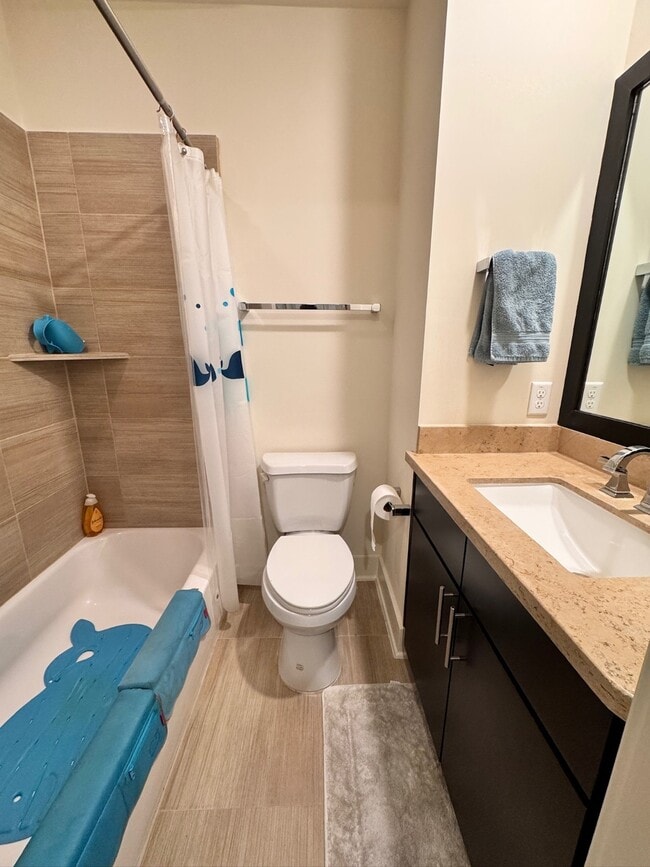 Building Photo - 1702 Alamo St