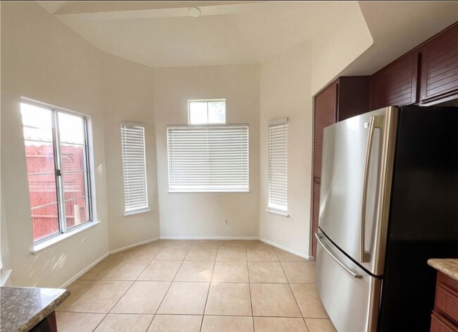 Foto del edificio - 25311 Chicago Ave