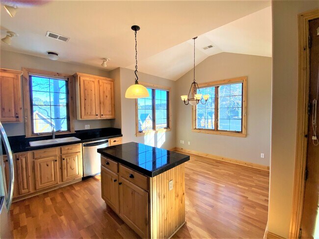 Building Photo - 31276 Stone Canyon Rd
