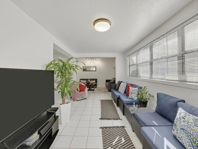 Foto del edificio - 9702 NW 5th Ln
