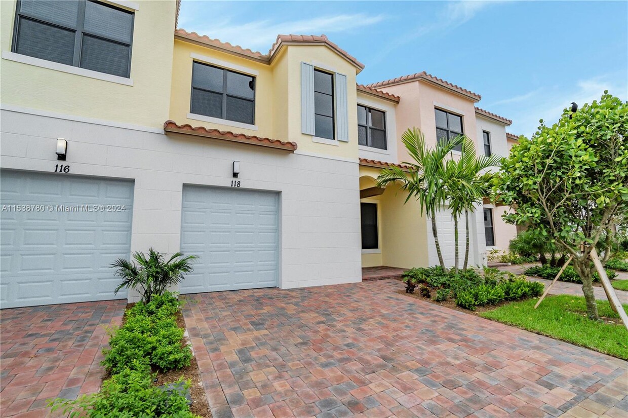 Foto principal - 118 NW 209th Way