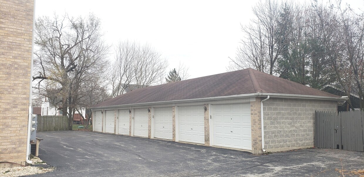 Primary Photo - 6525 173rd Pl