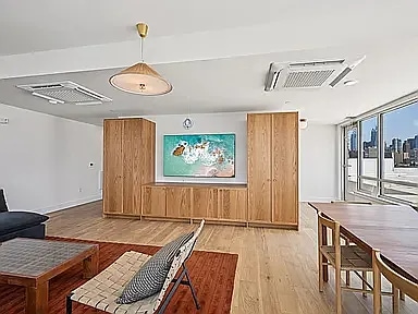 Photo - 2235 Washington Ave Apartment