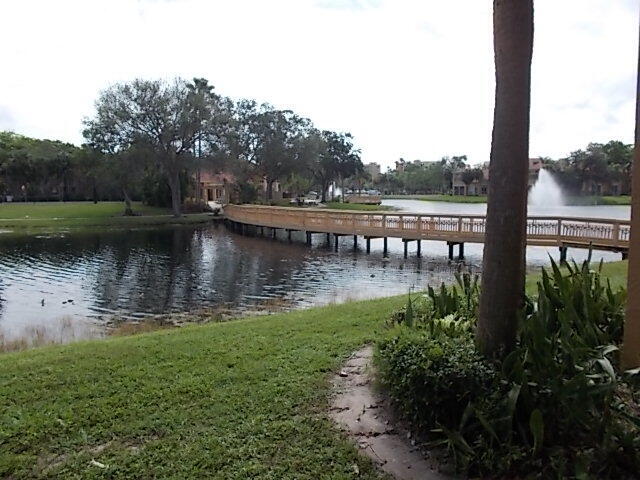 Building Photo - 4831 Via Palm Lakes