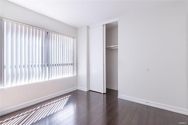 Foto del edificio - 105 Marguerita Ave