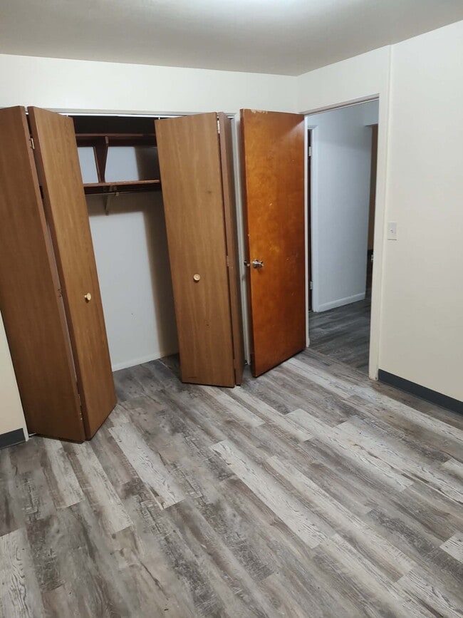 Building Photo - 1114 Western Ave