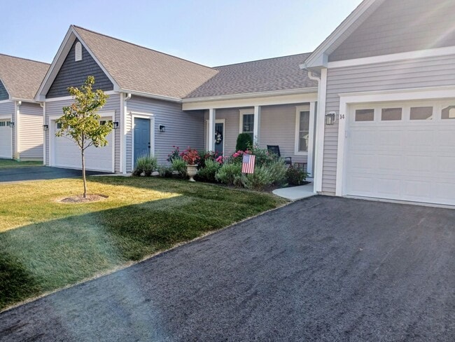 Building Photo - 32 Sire Wy