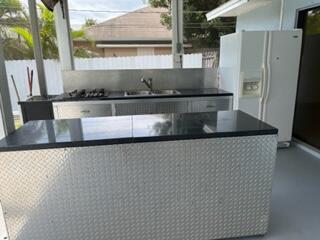 Foto del edificio - 2321 SW Freeman St