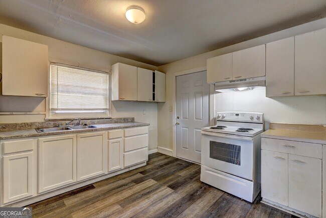 Foto del edificio - 3961 Blair Ct
