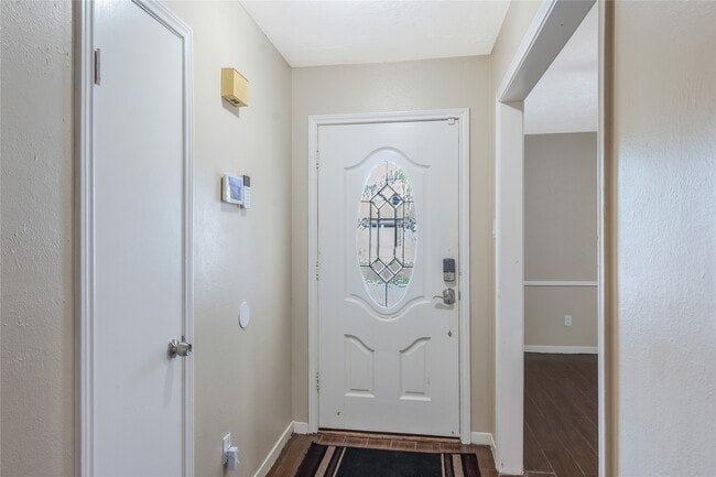 Foto del edificio - 8903 Wilson Reid Dr