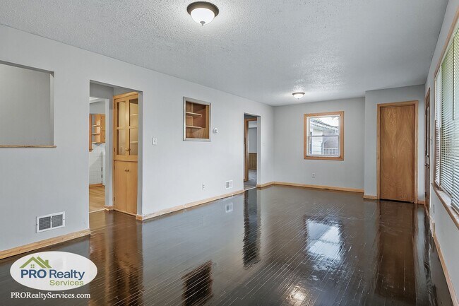 Building Photo - 3 Bedroom Home in New Prague