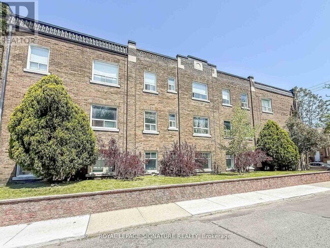 Photo du bâtiment - 394 Dovercourt Rd