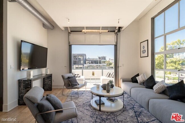 Foto del edificio - 2 br, 2 bath House - 710 N Orlando Ave Apt...