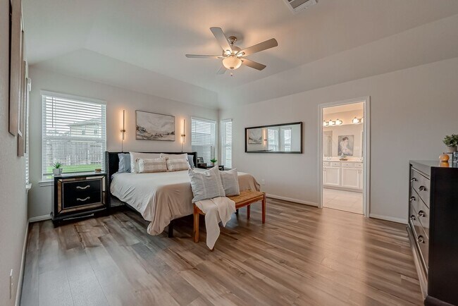 Foto del edificio - 2114 Cherryvale Dr