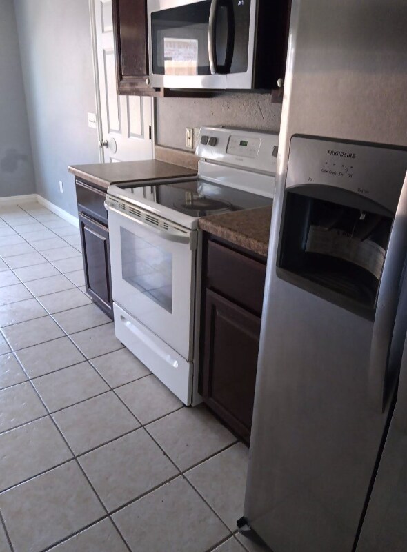 Foto del edificio - 3147 SW 103rd St