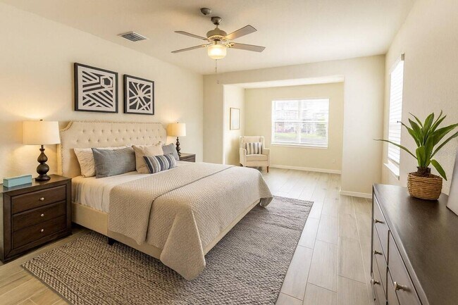 Foto del edificio - 6735 Willow View Ave