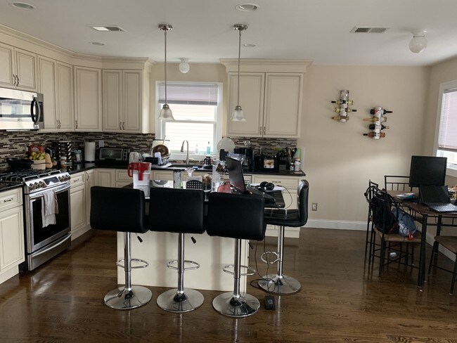 Foto del edificio - 278 Warren St