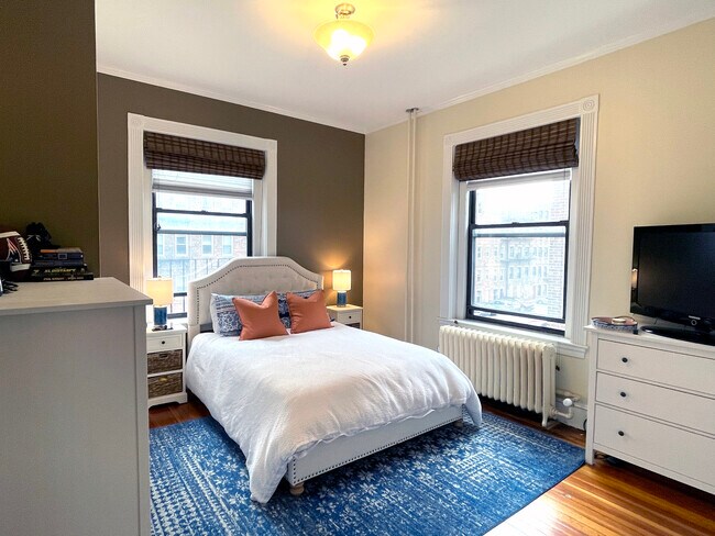 Building Photo - 24 Peterborough St