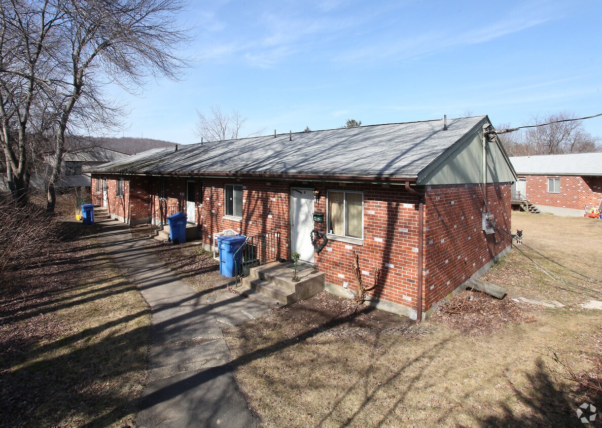 Primary Photo - 605 Woodtick Rd