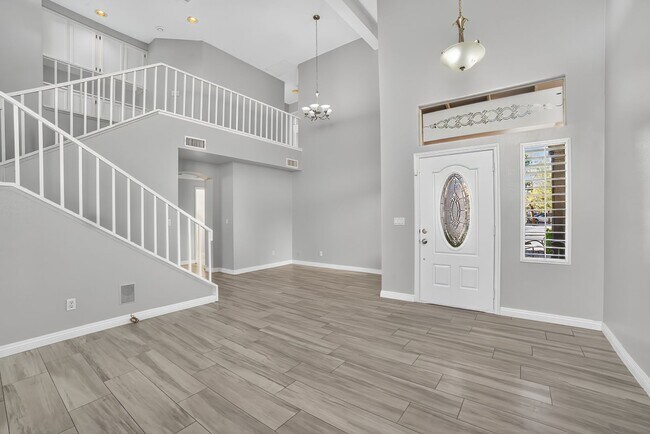 Foto del edificio - 4-BEDROOM 2-STORY MOVE-IN READY HOME WITH ...