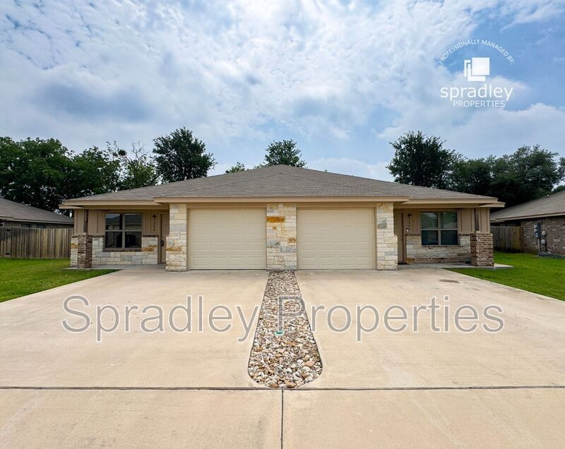 Primary Photo - 1542 Brazos Rd