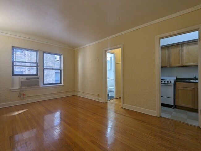 Foto del edificio - 535 W Arlington Pl