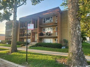 Building Photo - 6759 W 64th St