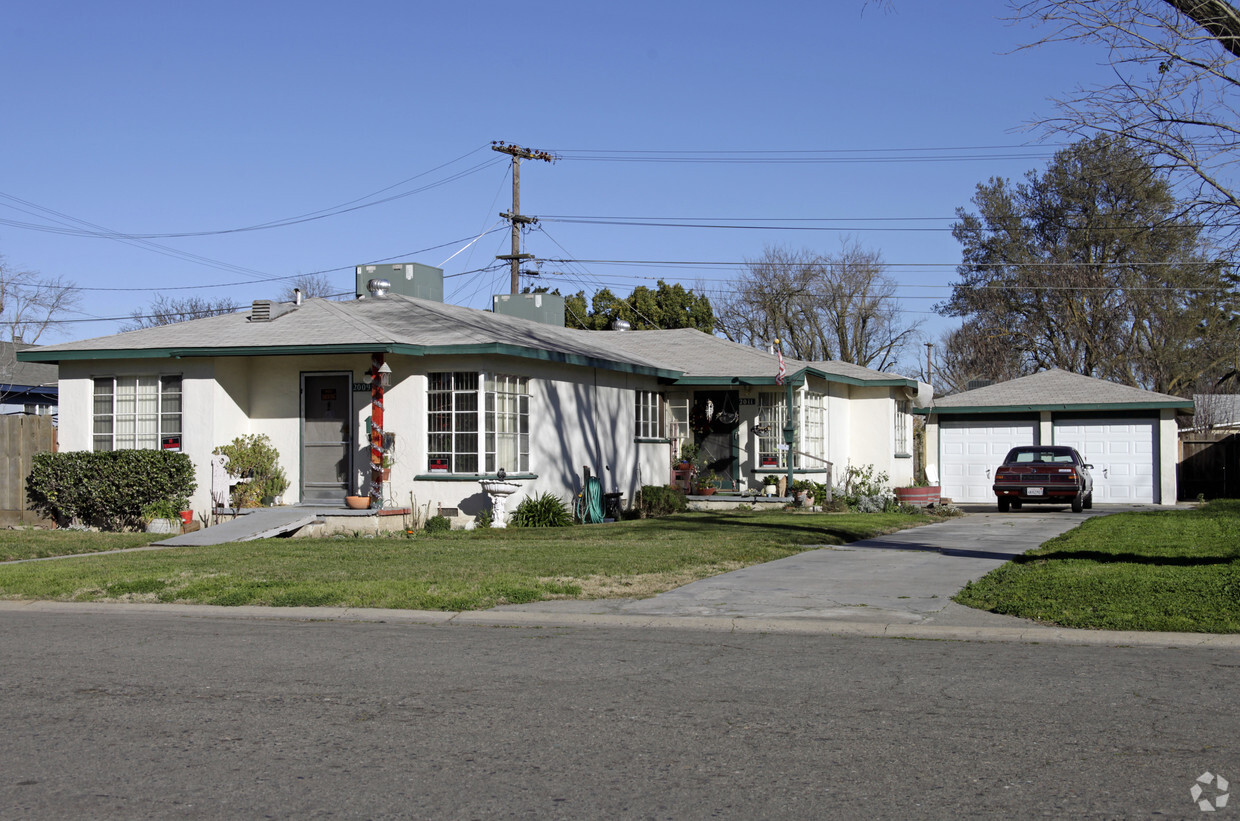 Building Photo - 2009-2011 Glendale Ave