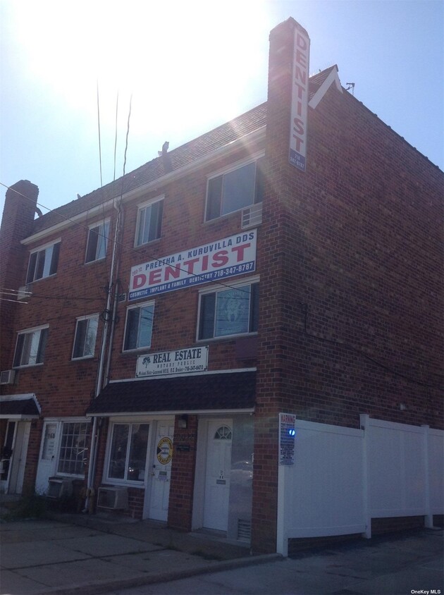 Foto principal - 260-12 Hillside Ave.