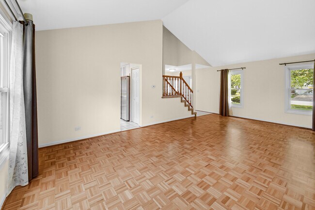 Foto del edificio - 483 Highland Grove Dr