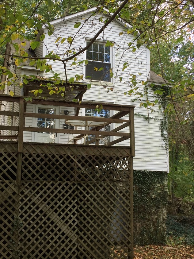 Large Deck off first floor apt - 1916 Sulgrave Ave