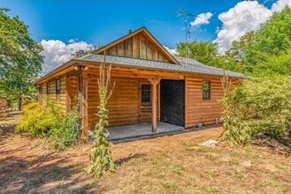 Building Photo - 306 Homesite Rd