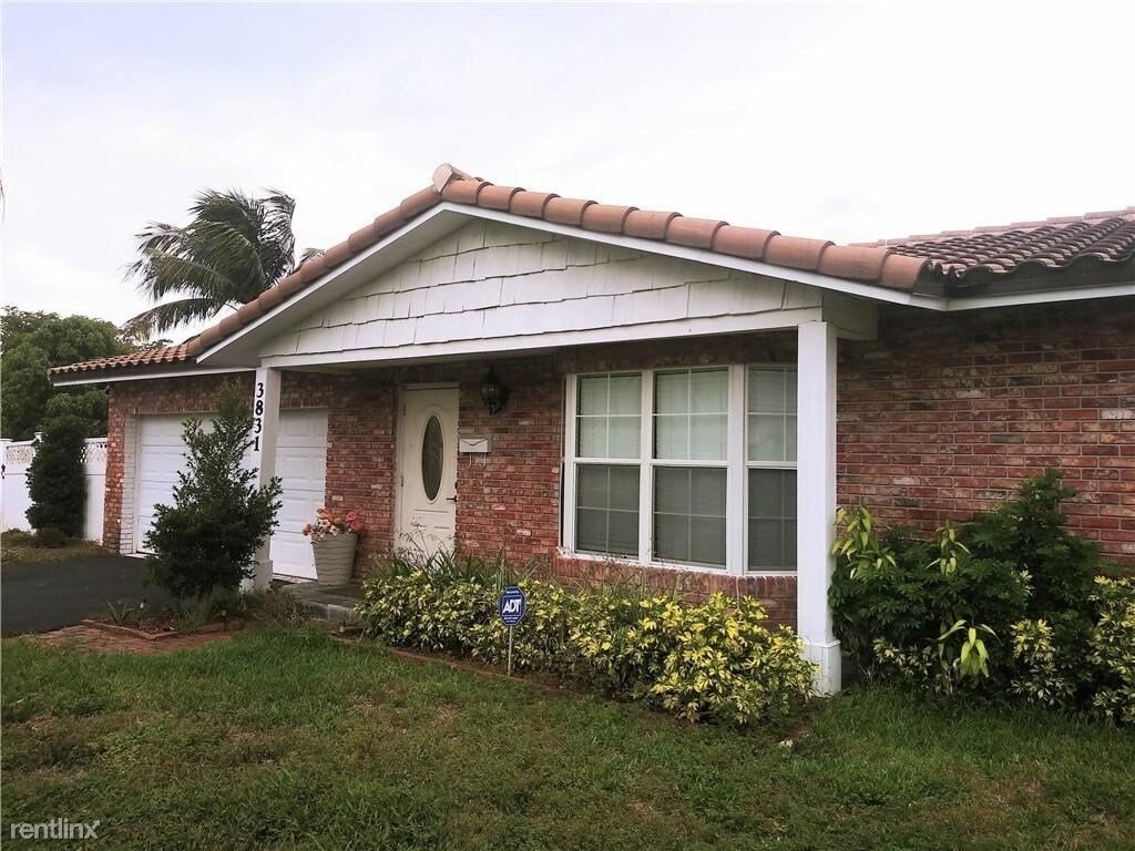 Primary Photo - 4 br, 2 bath House - 3831 NW 112th Way