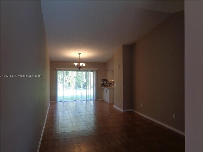 Foto del edificio - 811 SW 12th Pl