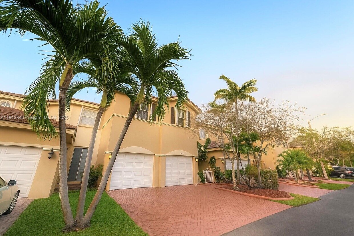 Foto principal - 11269 NW 55th Ln