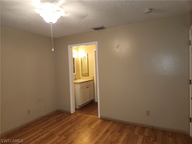 Foto del edificio - 4608 SE 4th Pl