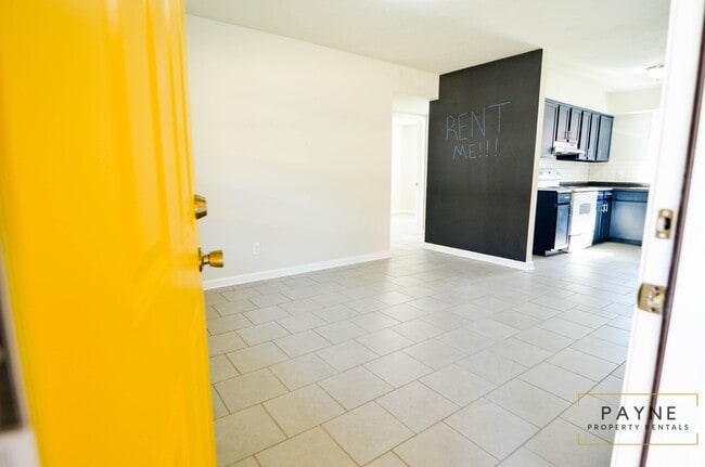 Building Photo - 4333 Rosemont Dr #A