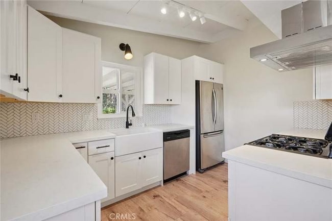 Foto del edificio - 6138 N Traymore Ave