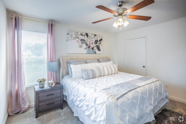 2 BR, 2 BA - 1018 SF - Shadow Lake Apartments