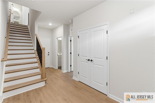 Foto del edificio - 4 Barton Ave