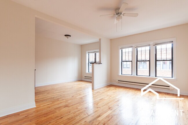 Building Photo - 628 W Cornelia Ave