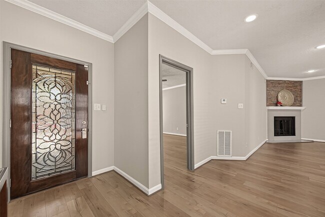 Foto del edificio - 4024 Breakwood Dr