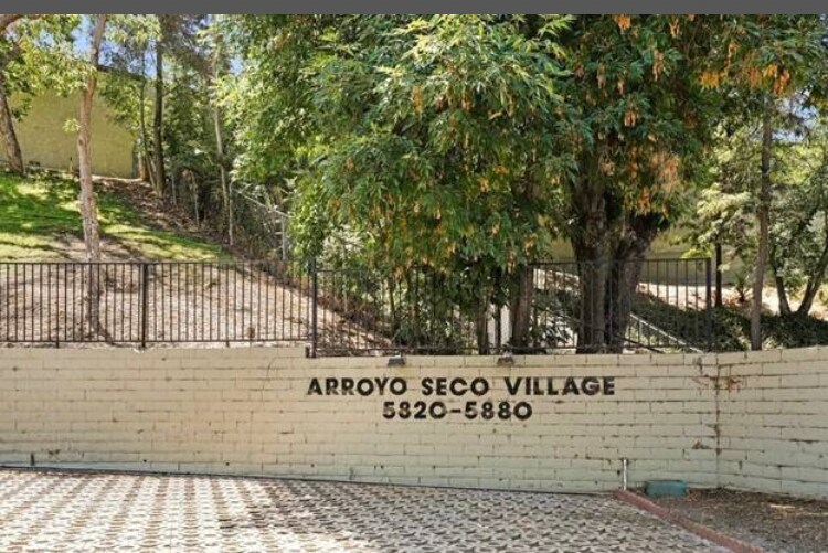Foto principal - 5840 Benner St