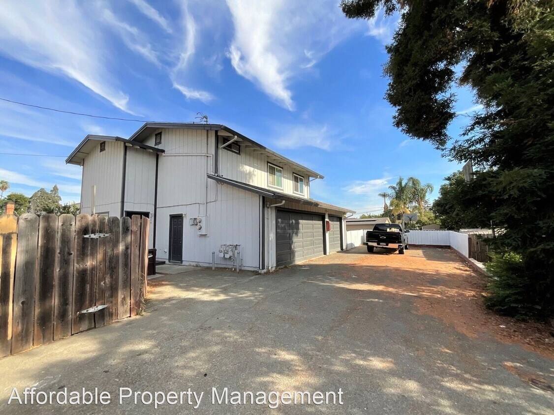 Primary Photo - 2 br, 1 bath House - 681 Hampton Road