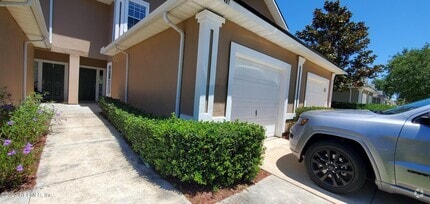 Building Photo - 401 Scrub Jay Dr