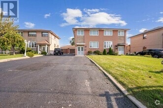 Building Photo - 107 Lomar Dr
