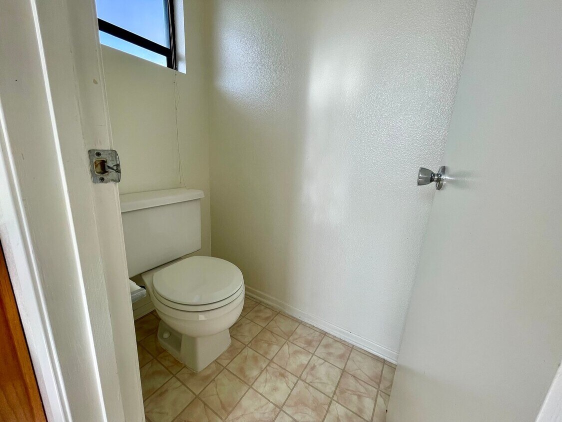 Foto del edificio - Carmel Valley 4 Bed/2.5 Bath Home