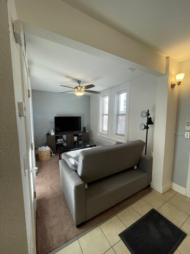 Foto del edificio - 3108 N Clay St