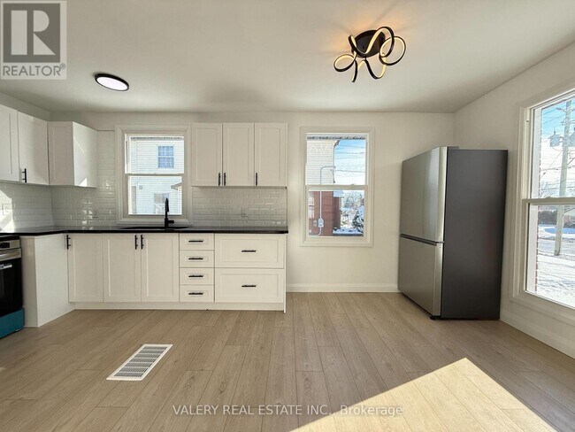 Photo du bâtiment - 1000 Hamilton Rd