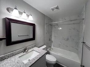 Building Photo - Country View Garden Homes